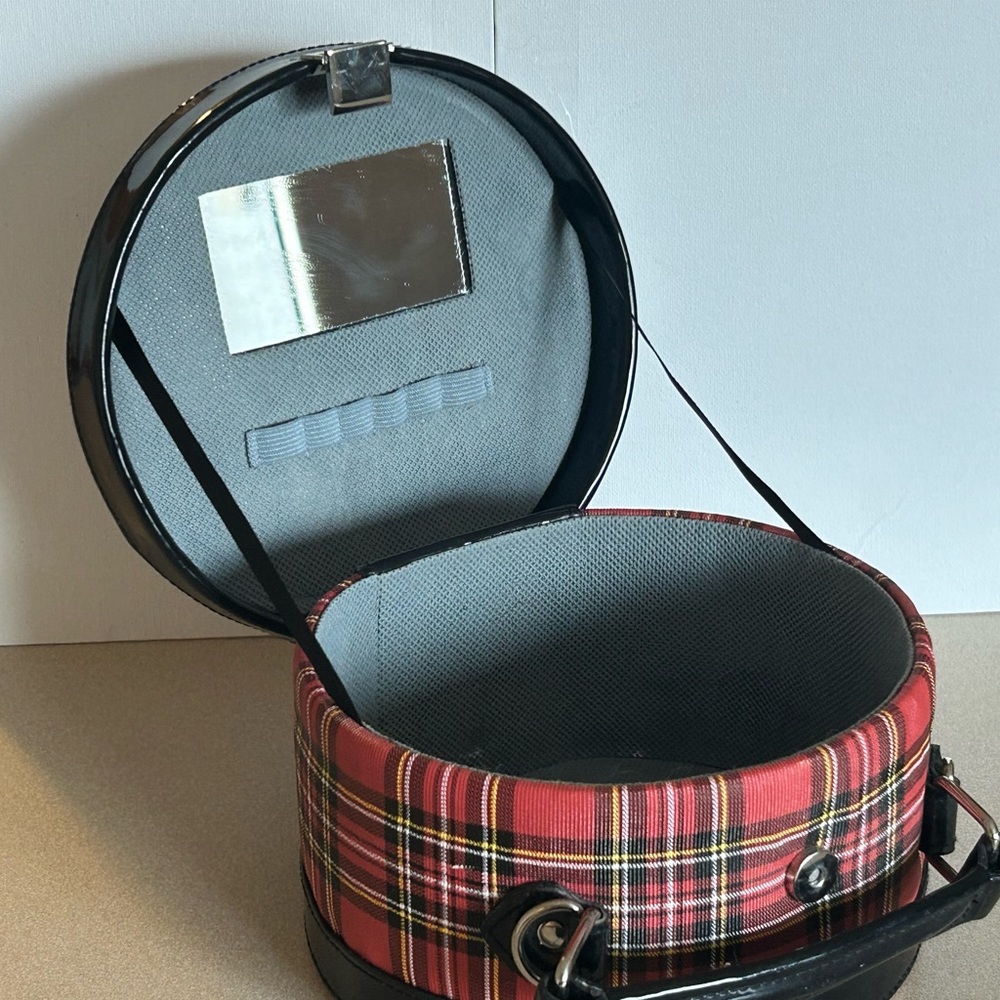 Makeup case